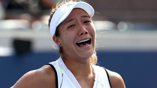 暴露了足球 暴露了足球